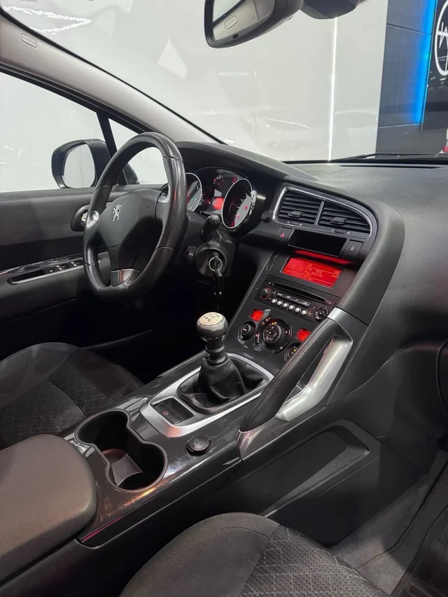 PEUGEOT 3008 Allure 1.6 BlueHDI 120 EAT6