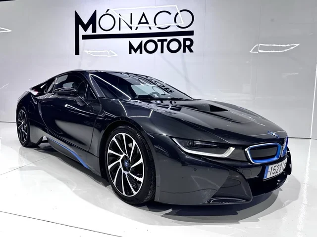 BMW i8
