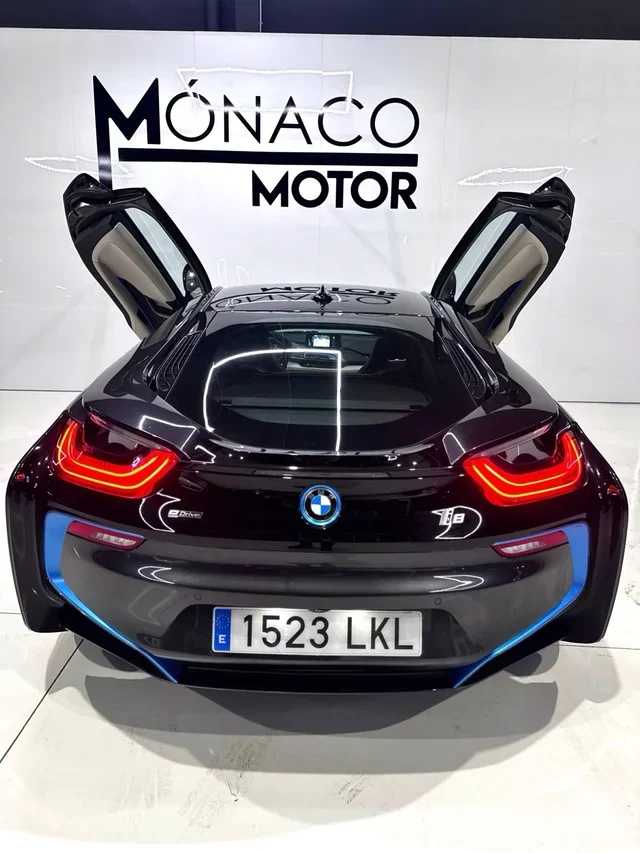BMW i8