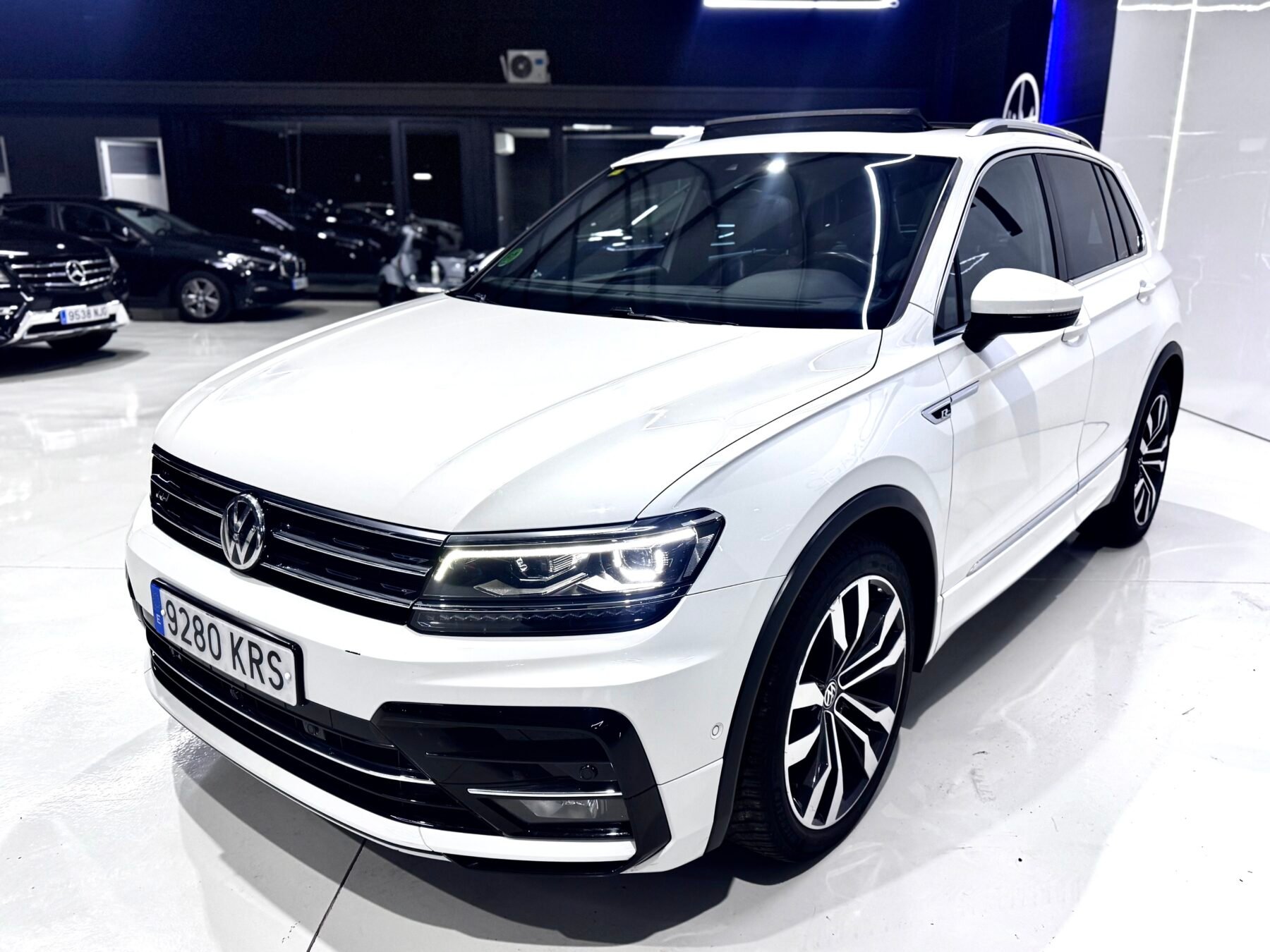 VOLKSWAGEN Tiguan Rline