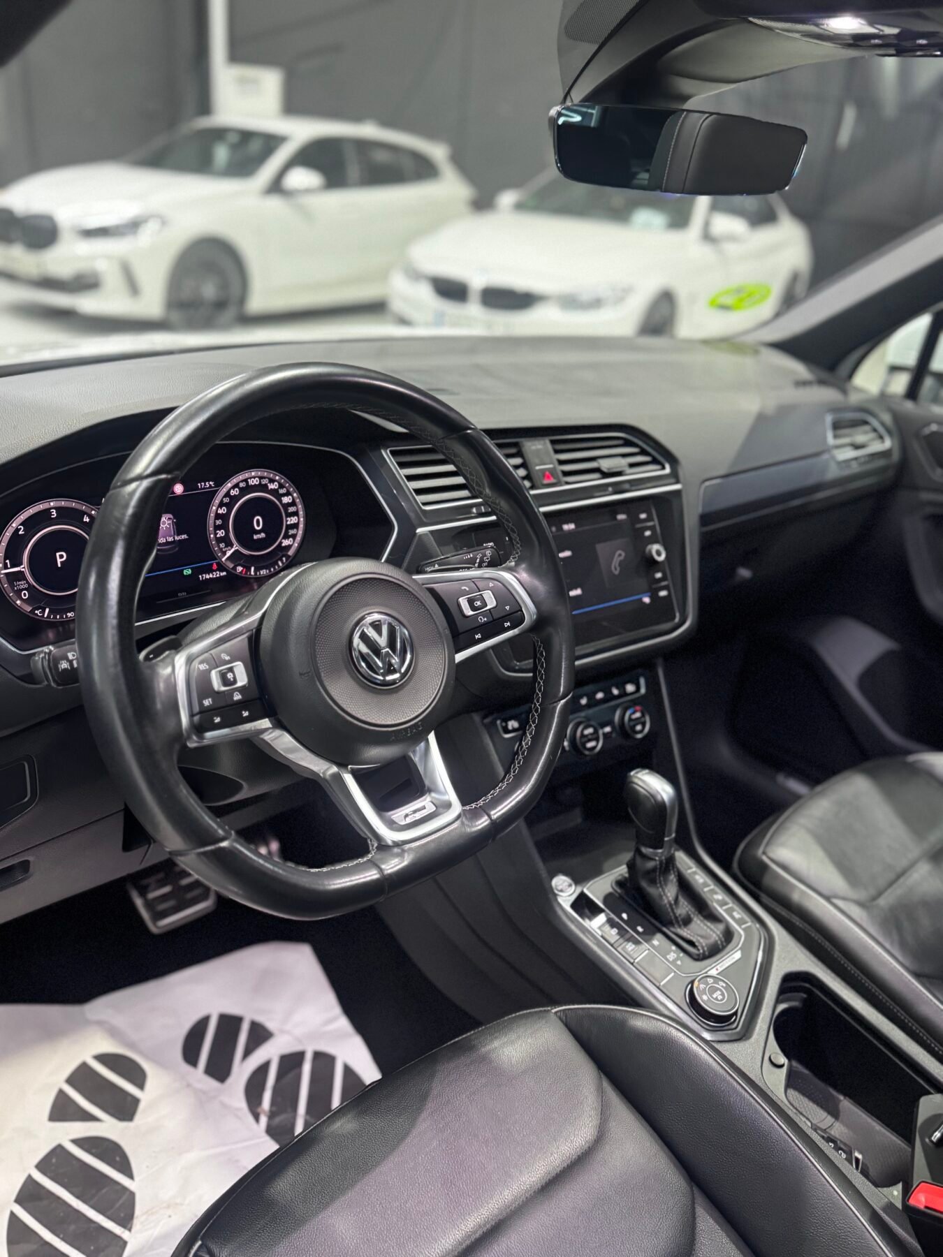 VOLKSWAGEN Tiguan Rline