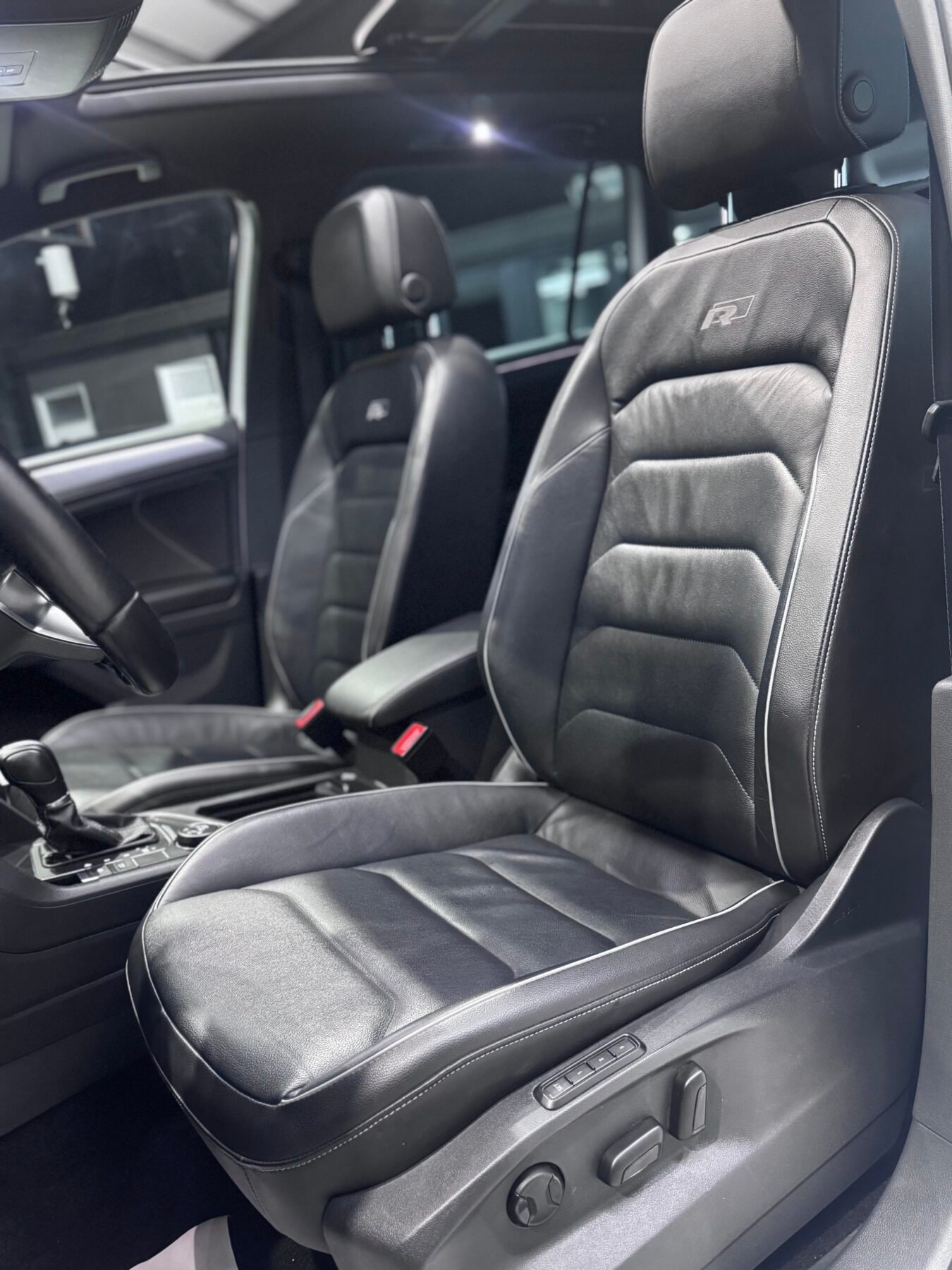 VOLKSWAGEN Tiguan Rline