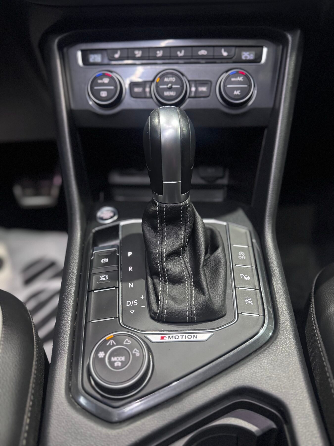 VOLKSWAGEN Tiguan Rline